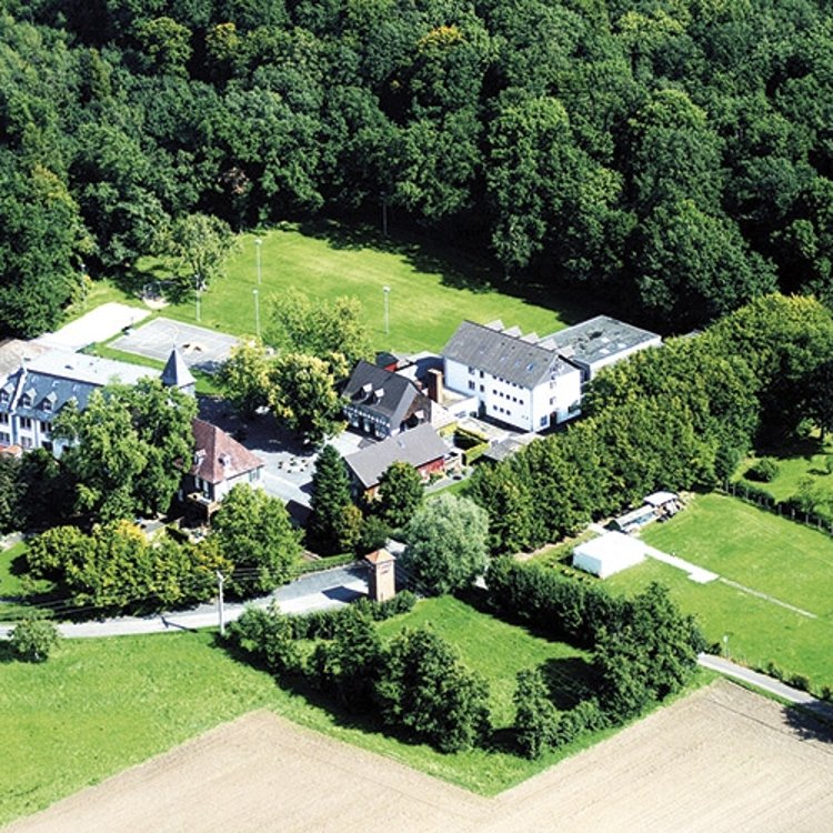 Die Internatsschule Institut Lucius von oben